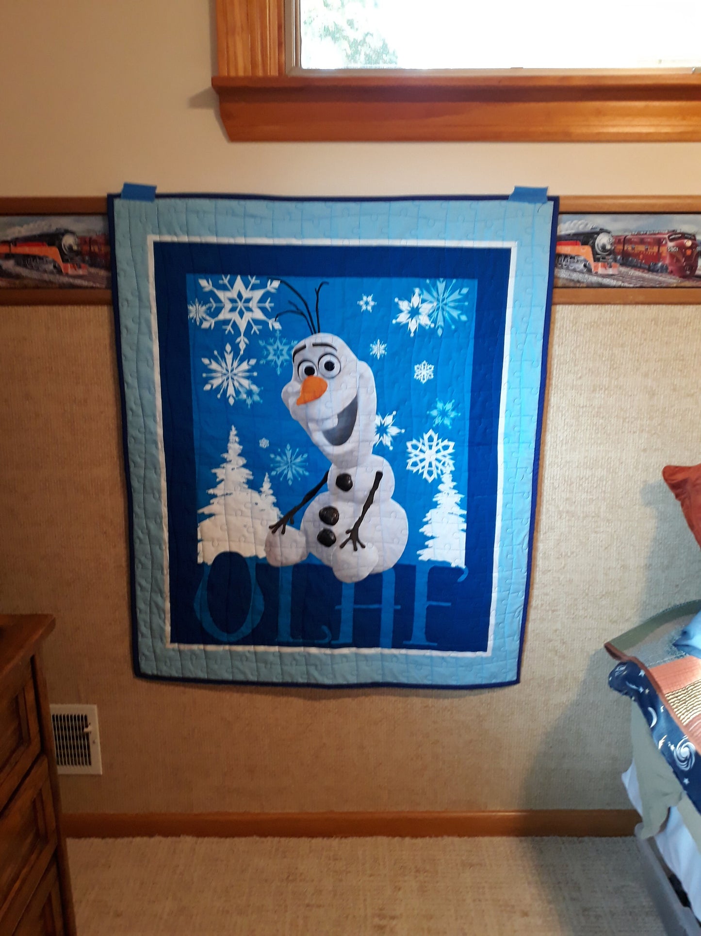 FROZEN OLAF Panel baby or toddler Quilt Blanket, Playmat - Disney - size 35 x 42 inches, blue and white