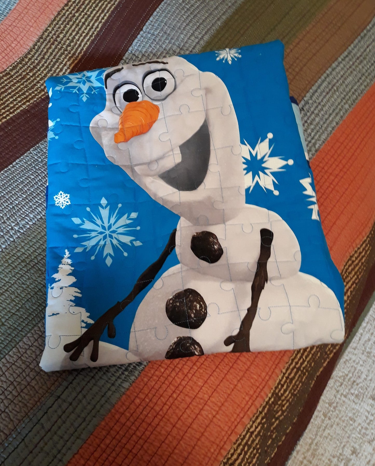 FROZEN OLAF Panel baby or toddler Quilt Blanket, Playmat - Disney - size 35 x 42 inches, blue and white