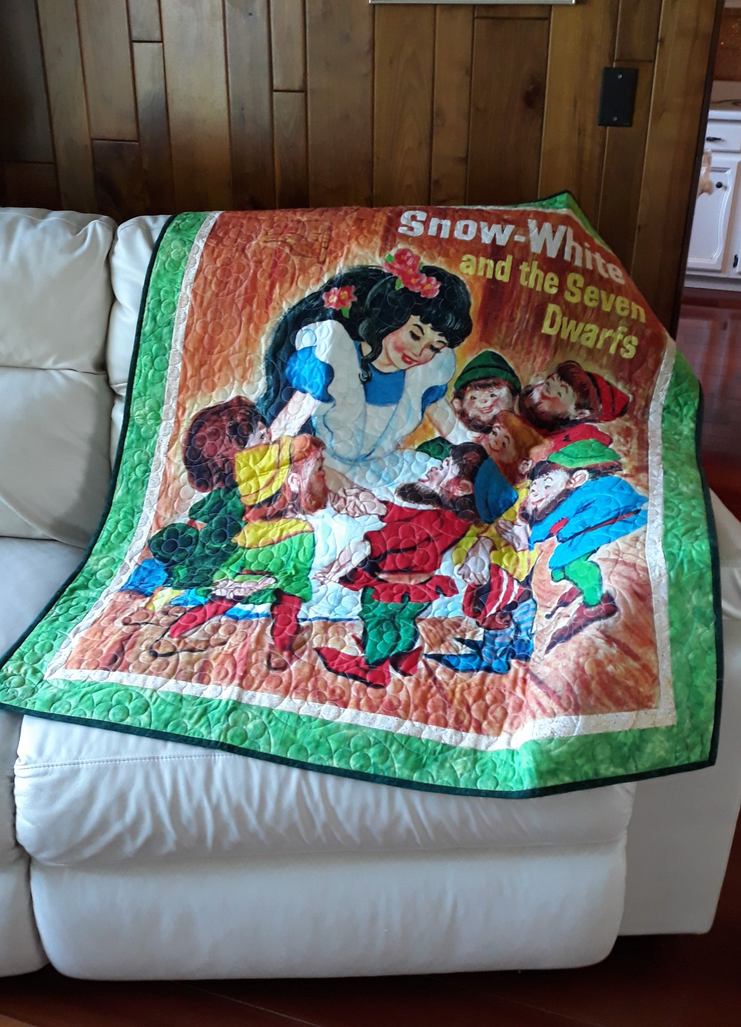 Retro Golden Book look Snow White Quilt, Wall Hanging, Playmat Seven Dwarfs approx 41 x 49 inches, Flower or Butterfly quilt pattern